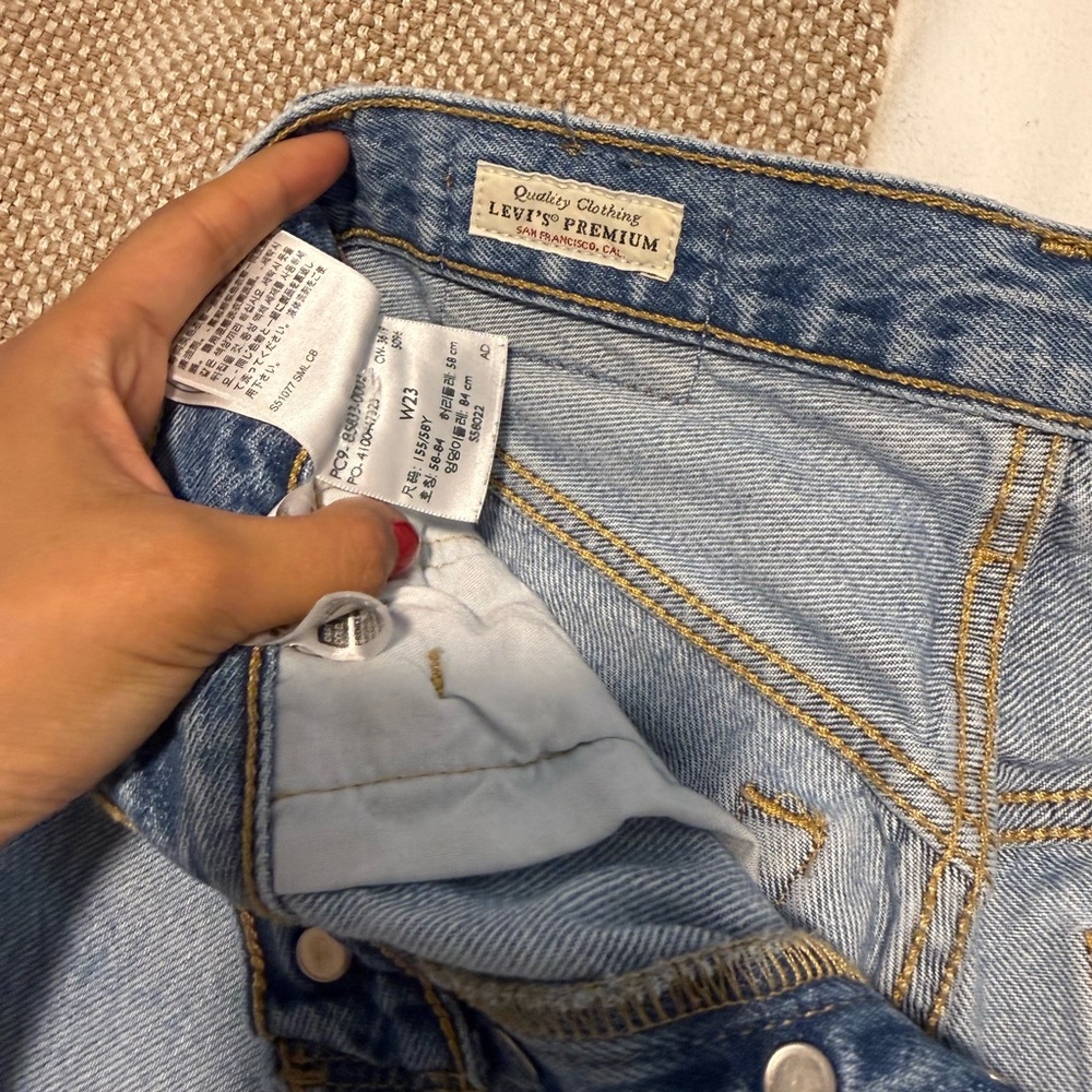 Levi 501 mid-shorts size 23 - Picture 2 of 3